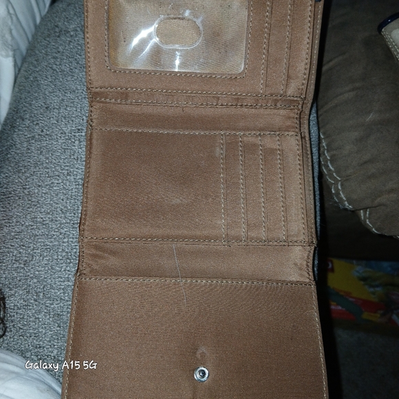 π Etienne Aigner Signature Wallet π - Picture 13 of 14